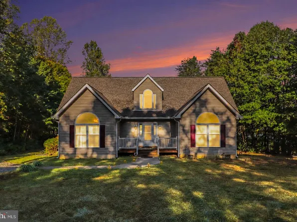 9 Catamaran Ct, Bumpass, VA 23024