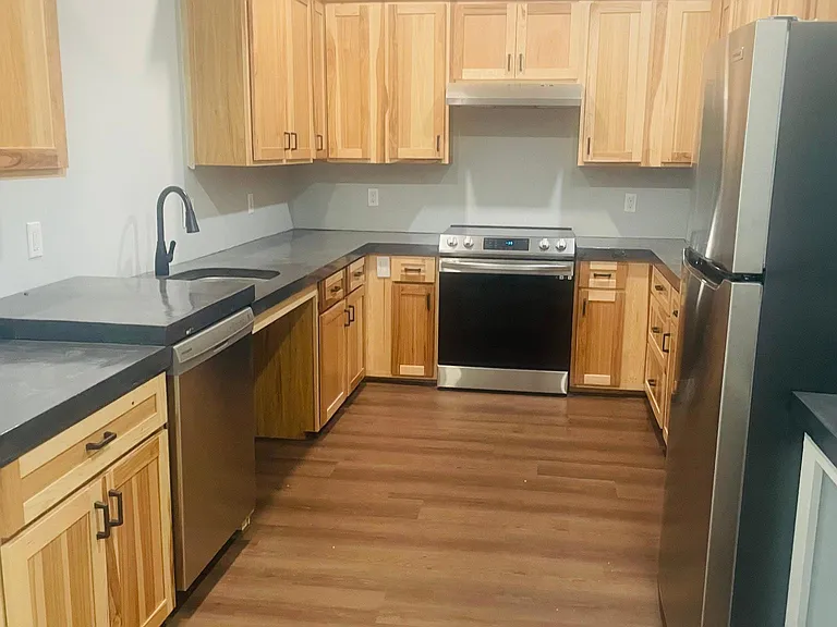 27 Farview St — Photo 7