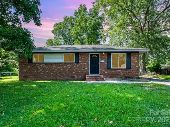 5323 Snow White Ln, Charlotte, NC 28213