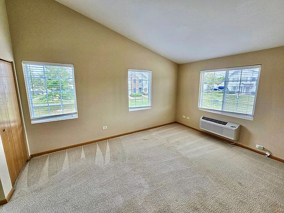 5th image of 1531 Silverstone Dr Unit 1531