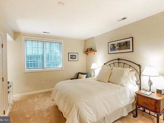 3rd image of 9509 Eagle Ridge Dr