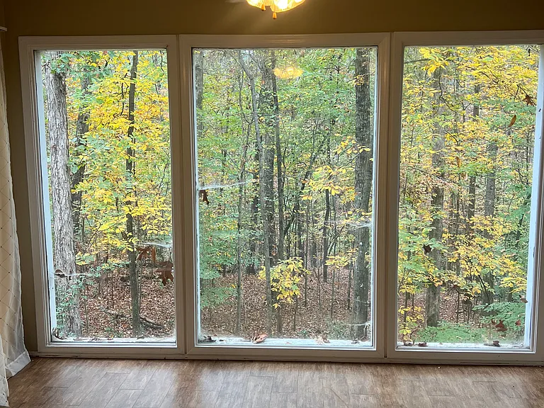 1401 Vicksburg Pl — Photo 2