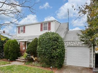 227 E Clinton Ave, Bergenfield, NJ 07621