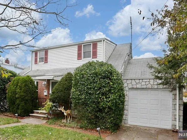 227 E Clinton Ave, Bergenfield, NJ 07621