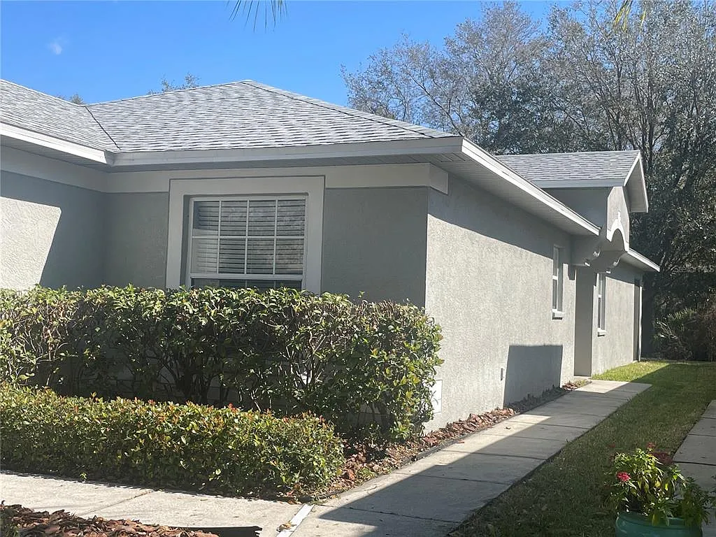 3 bed, 2.0 bath, 1372 sqft, $2,250 — Photo 2