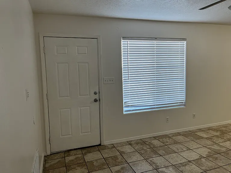 Sleek, Contemporary Efficiency - Live El Campo on Route 66! — Photo 51