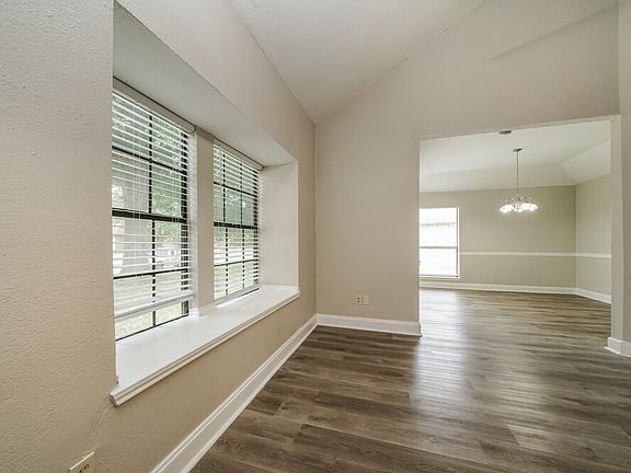5th image of 8801 Pine Forest Dr