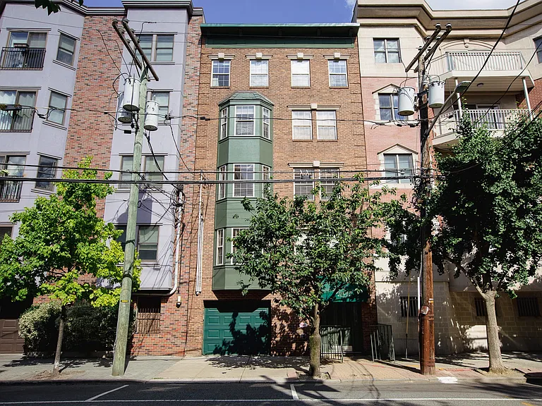 121 Jackson St #2 — Photo 1