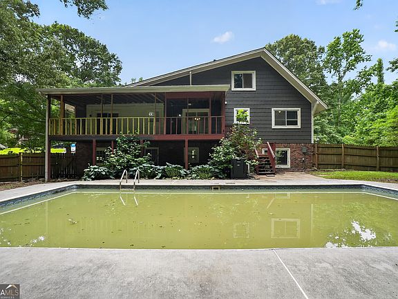 2nd image of 117 Lafayette Dr