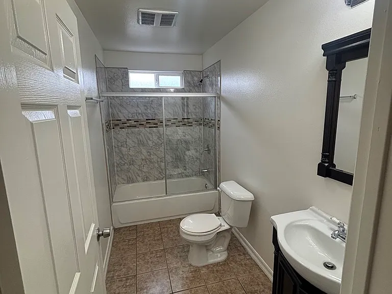 320 W 71st St — Photo 5