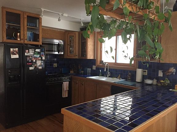 2nd image of 601 Matterhorn Dr