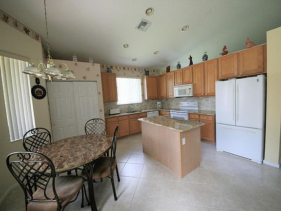4th image of 8938 Agliana Cir