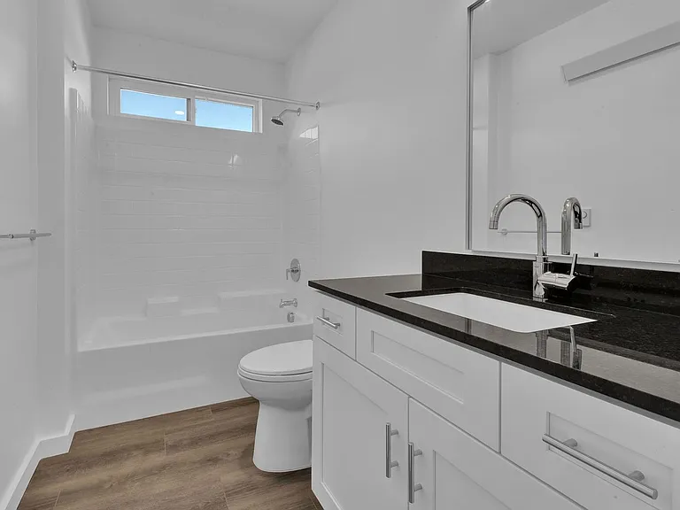 Saddle Lofts Apartments — Photo 60