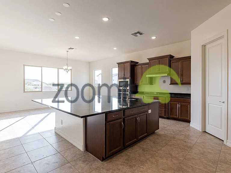 19407 W Seldon Ln — Photo 10