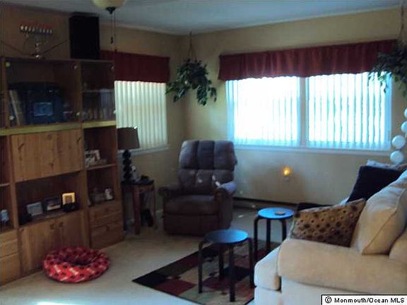 4th image of 21 B Homestead Dr