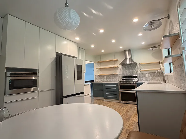 W Canyon Dr — Photo 3