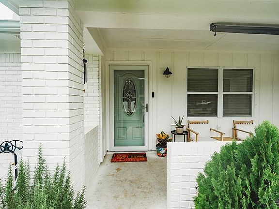 3rd image of 10310 Bowman Ave
