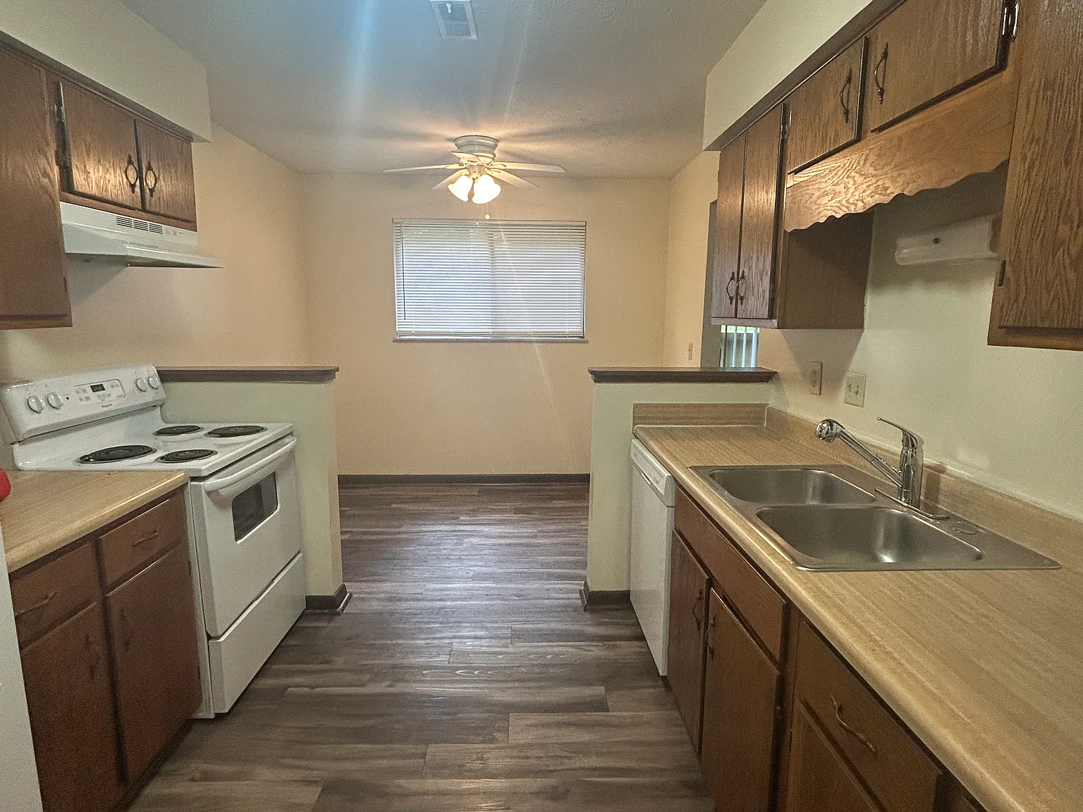 2 bed, 1020 sqft, $1,250 — Photo 4