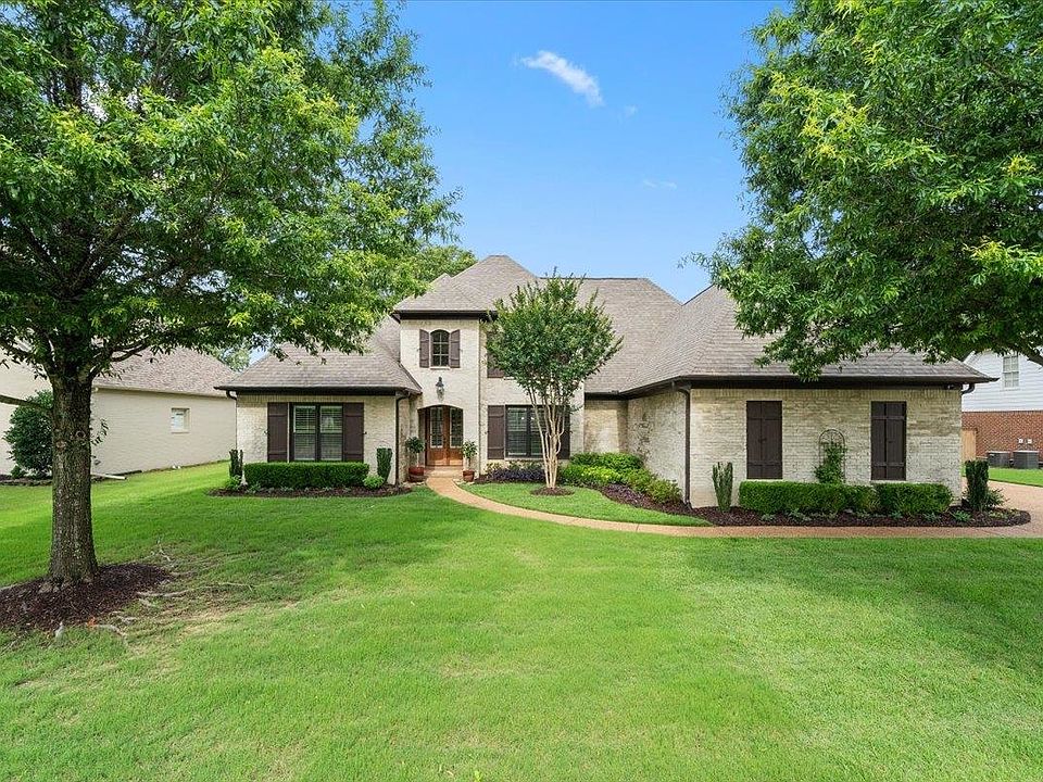 1st image of 1629 Brackenshire Ln