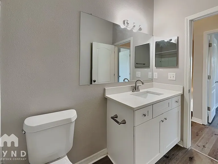 8162 Canterbury Lake Blvd — Photo 14