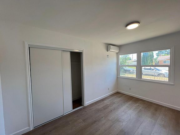 2nd image of 16433 Gledhill St