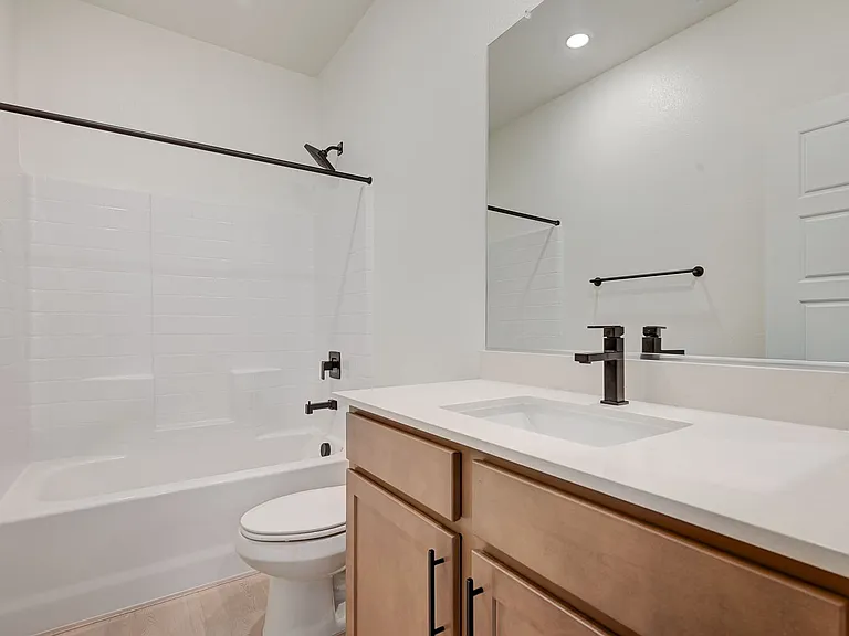 7681 N Jones Blvd — Photo 29