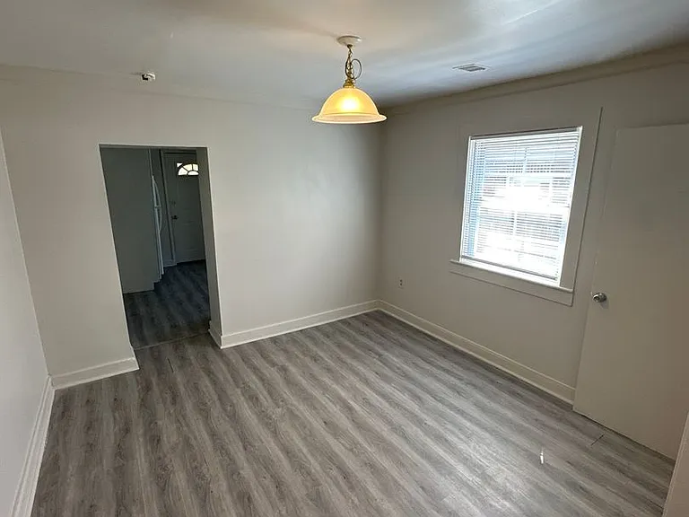 662 York St — Photo 7