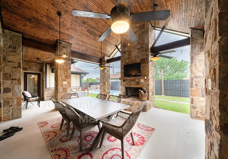 303 Schneider St — Photo 44