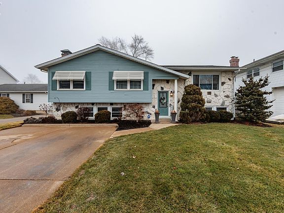 2nd image of 807 Cleveland Rd W