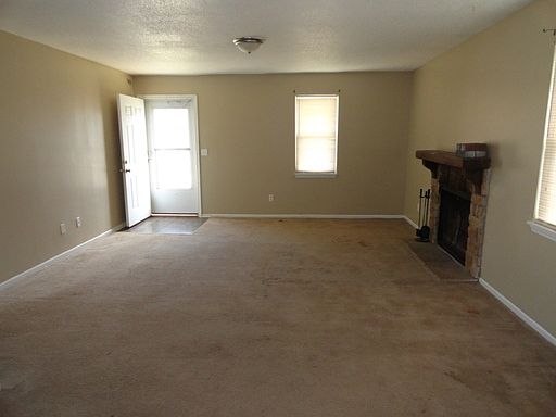 4th image of 10007 NW Lema Dr APT A