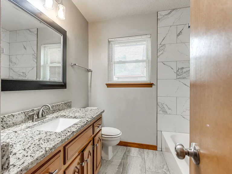 1639 Westbrooke Ter — Photo 16