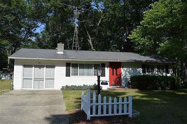 1st image of 103 Stanley Ave