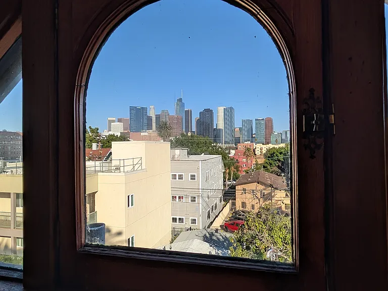 826 S Burlington Ave — Photo 13
