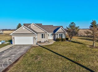 3228 E 19th Rd, Ottawa, IL 61350