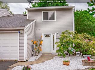 32B Woodcliffe Dr, Clifton Park, NY 12065