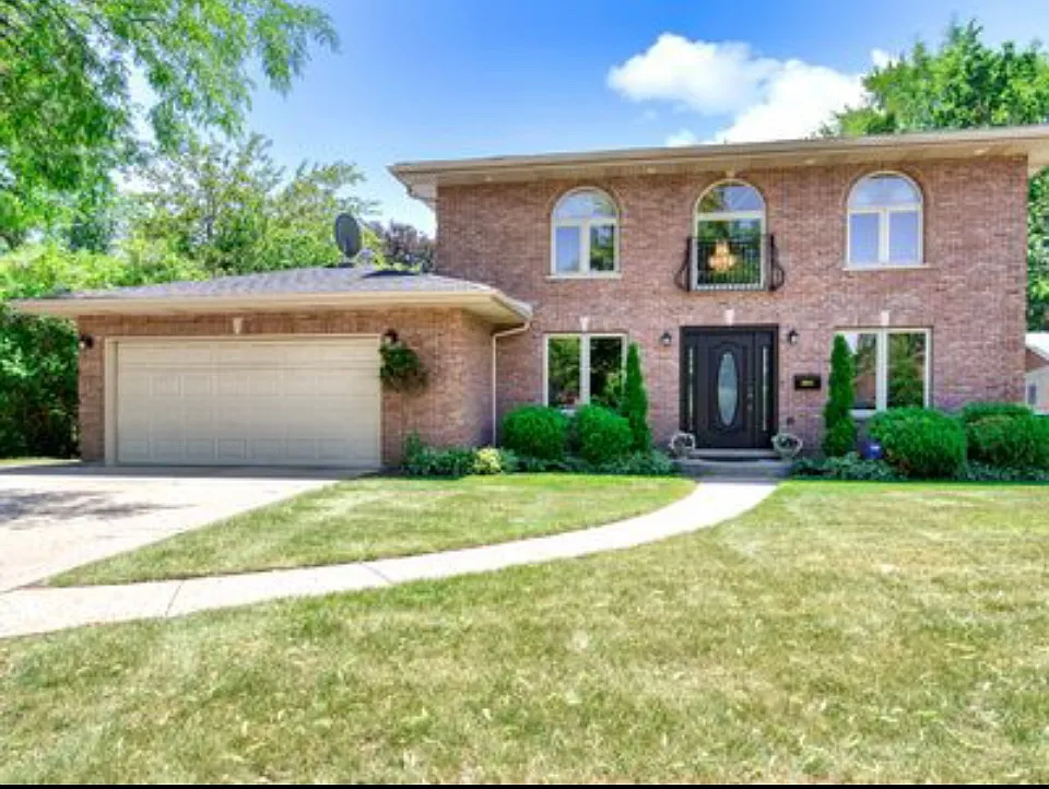 5 bed, 2800 sqft, $6,000 — Photo 1