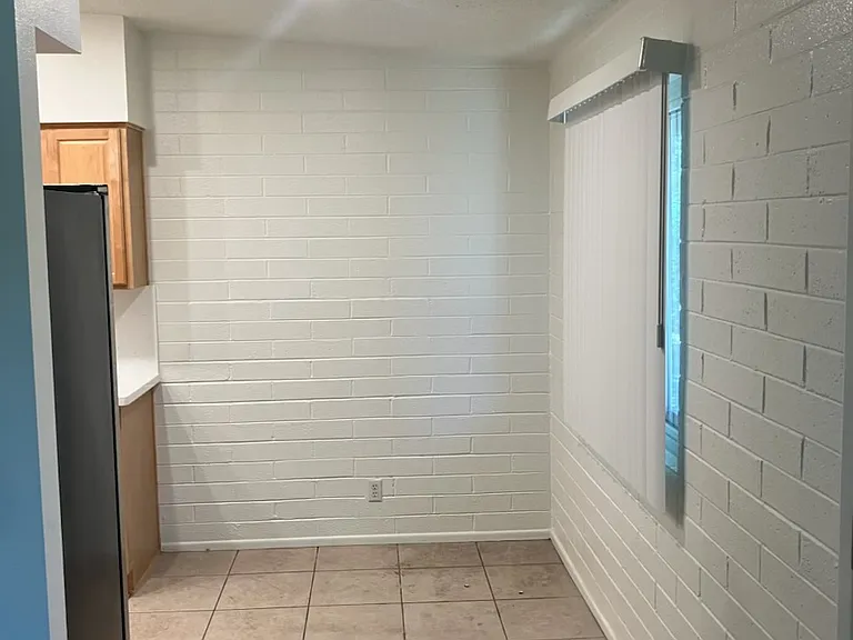 2624 W Orangewood Ave #3 — Photo 13