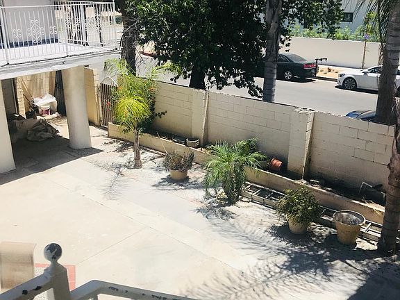 5th image of 5505 Coldwater Canyon Ave