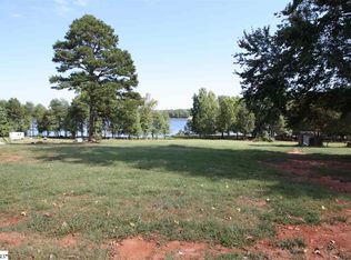 15 Groce Meadow Rd, Taylors, SC 29687