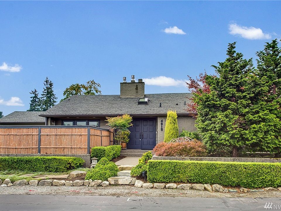 1st image of 4915 NE Park Pl