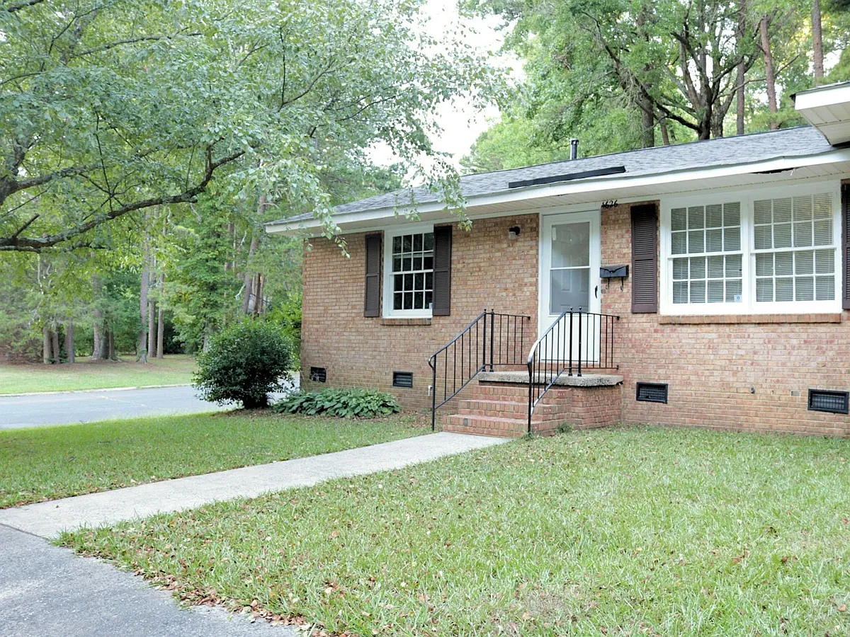 Building Photo - 4626 Highlake Dr