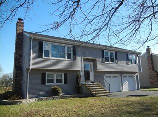 51 Londonderry Ln, Milford, CT 06460