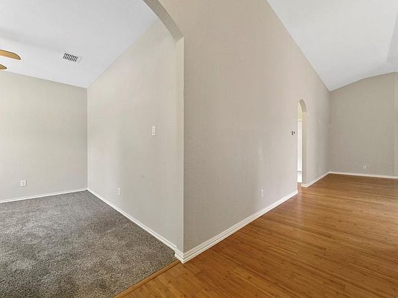 2nd image of 2000 Shannon Dr