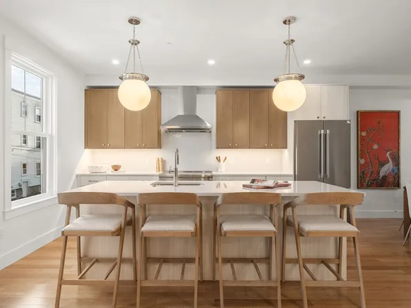 6 Dellmore Rd #2, Jamaica Plain, MA 02130