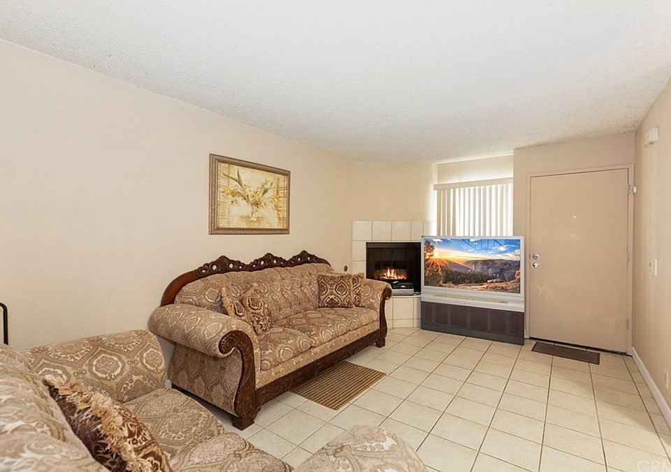 1st image of 13420 Tracy St APT 6