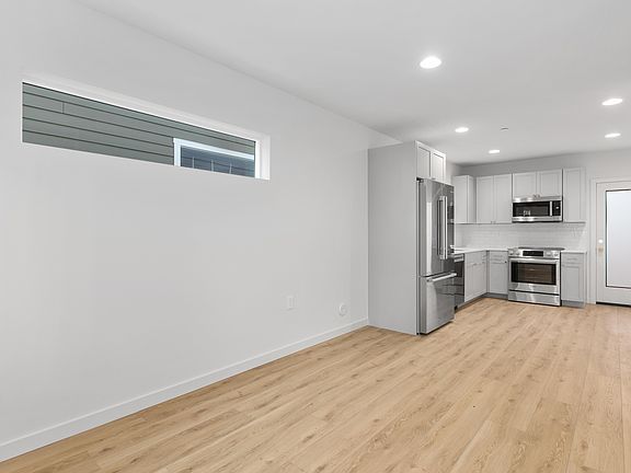 3rd image of 10708 19th Ave NE
