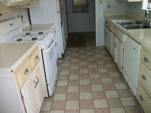 5th image of 1392 Poplar Estates Pkwy