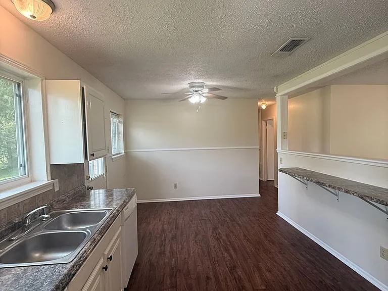 3979 Stuart Ave — Photo 7