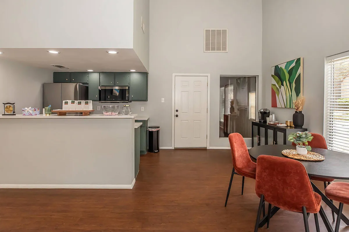 Building Photo - Parkside Apartments