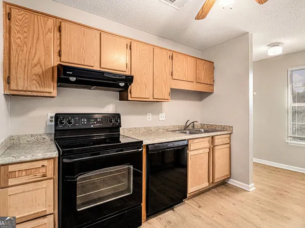 6174 Field Stone Dr, Douglasville, GA 30134